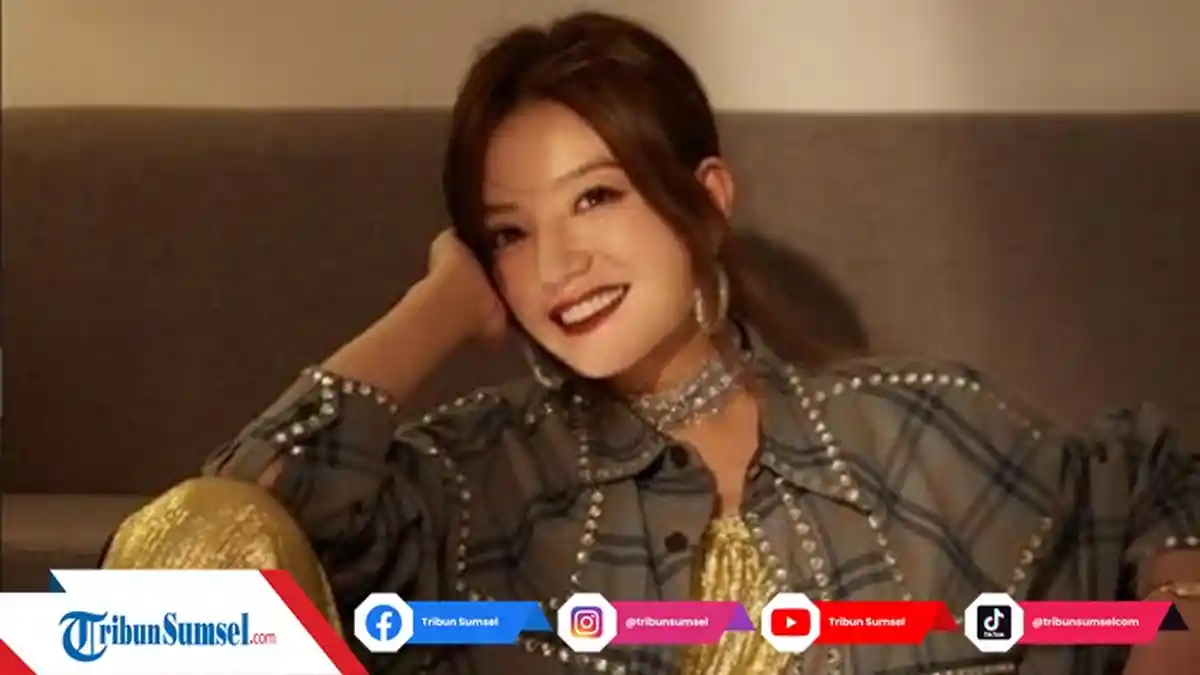 Biodata Vicki Zhao, Aktor Tiongkok yang Konten dan Media Sosialnya Dihapus Pemerintah
