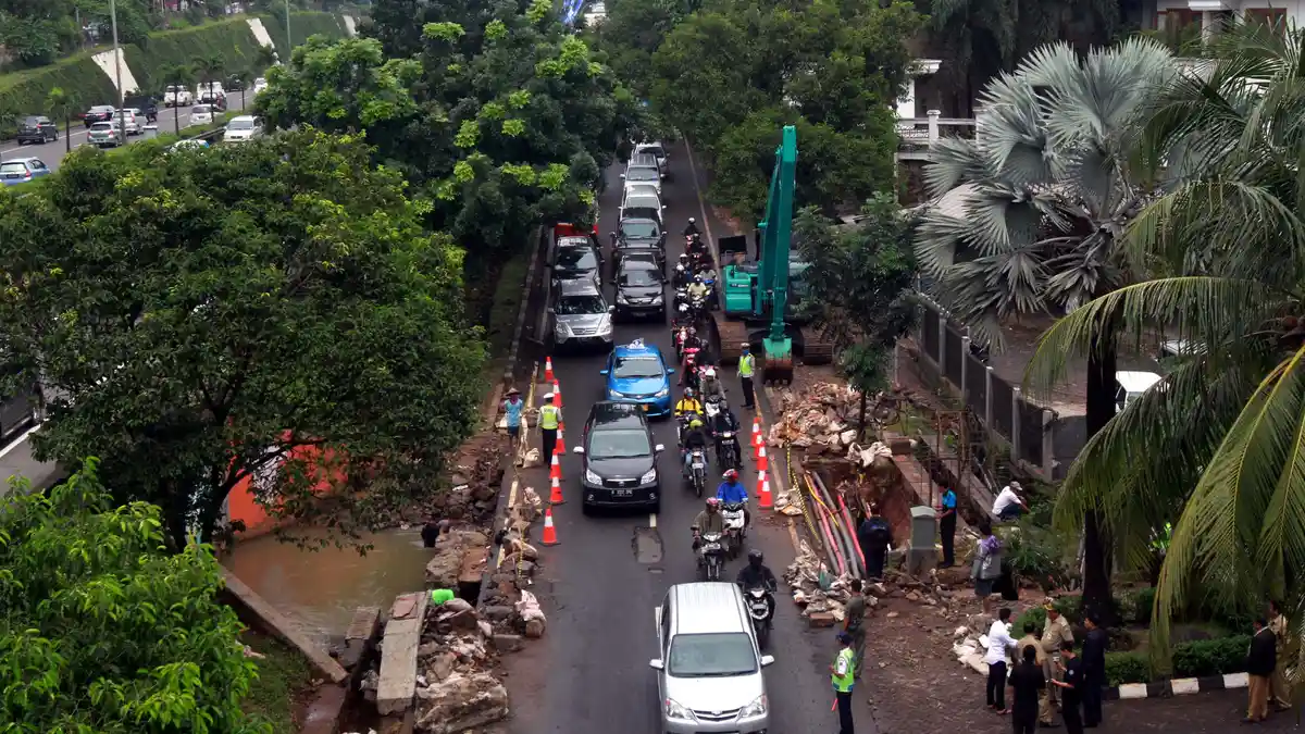 Perbaiki Jalan TB Simatupang, Kemen PU Habiskan Dana Rp 2,5 Miliar