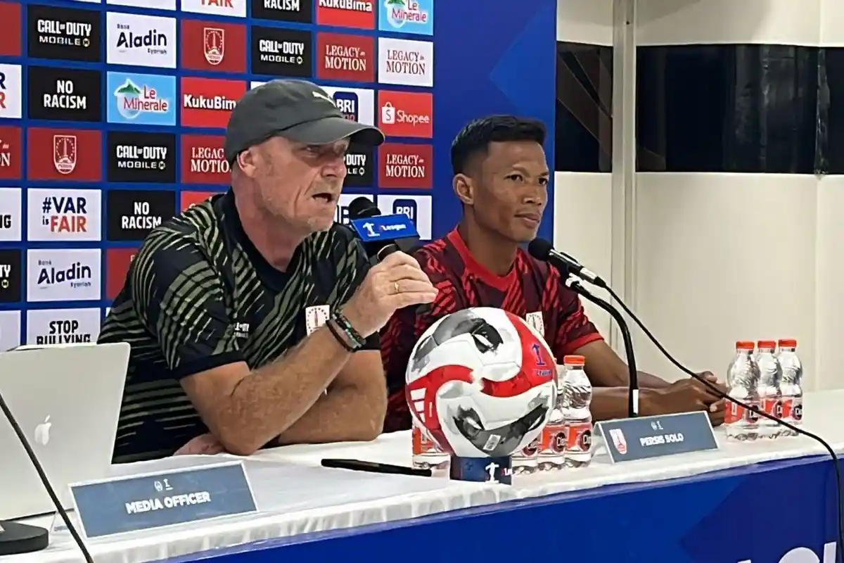 Nasib Pelatih Persis Solo Tinggal Menghitung Hari, Peter de Roo Dipecat?