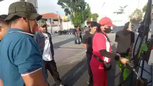Pengian-BBM-di-SPBU-Palu-belum-lama-ihi.jpg