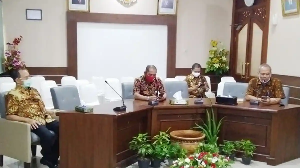 Prihatin Ada Nakes Yang Diusir, Pemkot Solo Akan Siapkan Dalem Priyosuhartan Untuk Mess Nakes