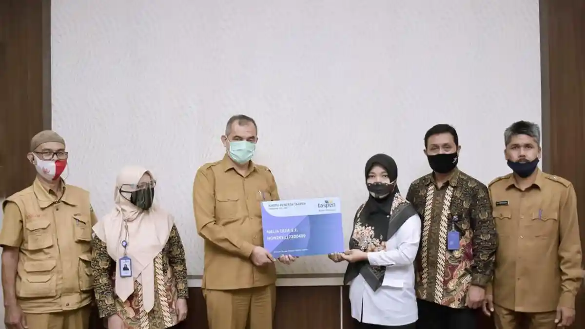 Sekda Kota Sabang Serahkan Bantuan PT Taspen Banda Aceh Kepada Ahli Waris Pegawai non-ASN