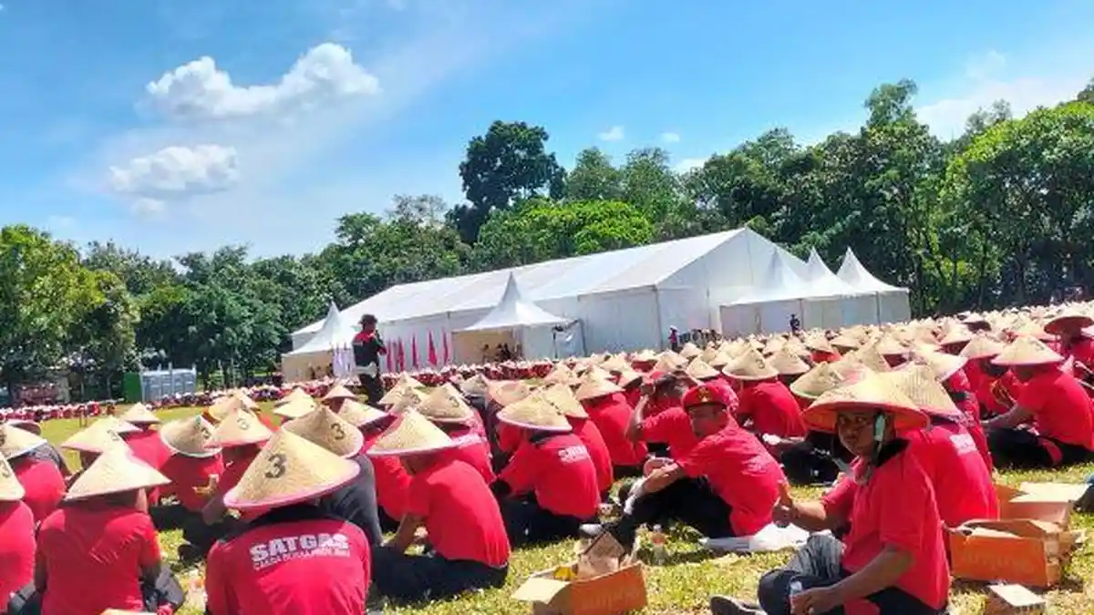 Melihat Orang-orang Terpilih Menjadi Satgas Cakra Buana Digembleng Menyambut HUT Ke-50 PDIP