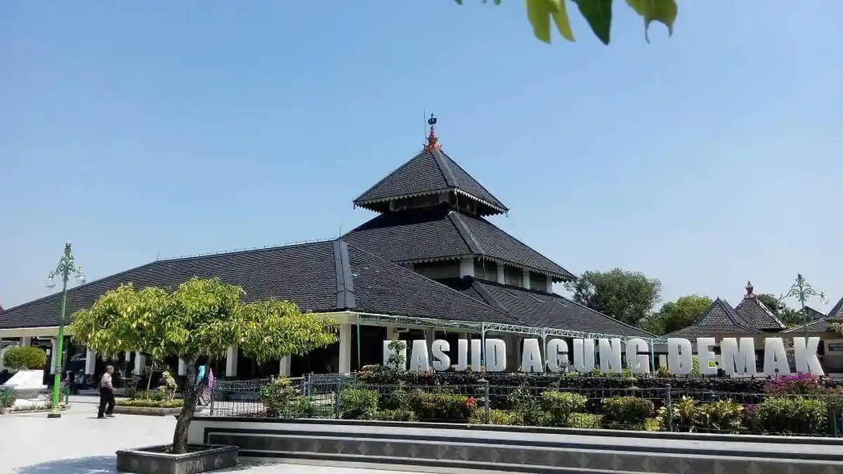 Jalan Tol Semarang - Demak Bisa Dongkrak Kunjungan Wisata Religi di Kota Wali
