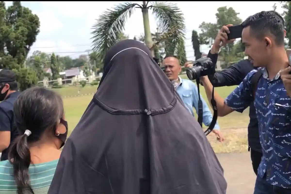 Mengaku ke Polisi, Ini Alasan Perempuan di Lampura Lakukan Pembakaran Bendera Merah Putih