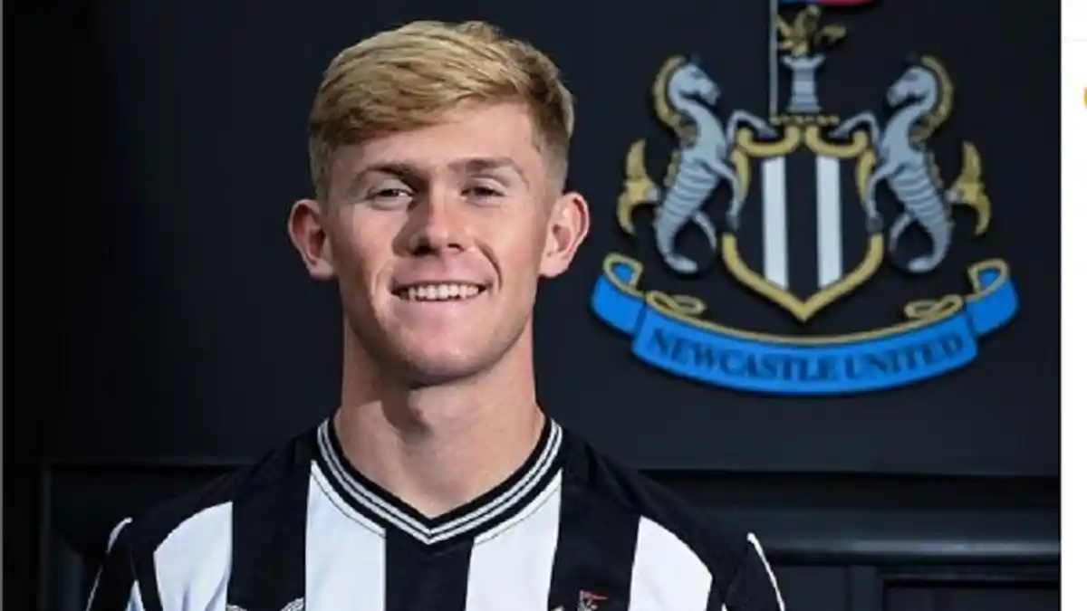 Lewis Hall Gabung ke Newcastle dengan Status Pinjaman dari Chelsea, Pakai Nomor Baju 'Terkutuk'