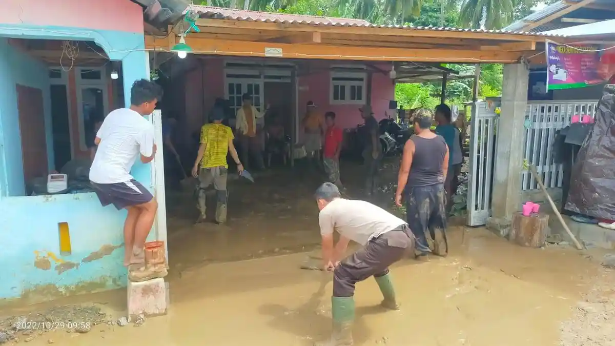 Banjir Terjang 5 Titik Daerah Bunta Banggai, 100 Rumah Terendam dan Aliran Listrik Putus