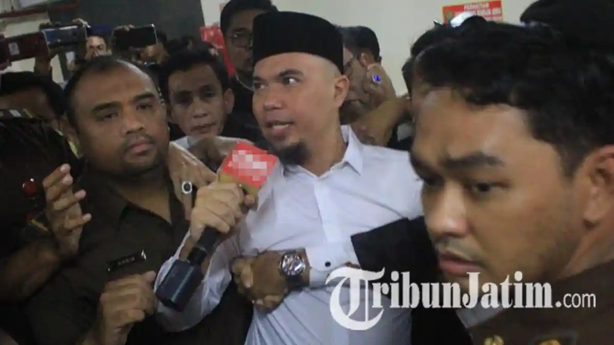 Baru Sebentar Ahmad Dhani Tinggal di Rutan Medaeng, Pengacara Ungkap Sikap & Hobinya: Cepat Adaptasi