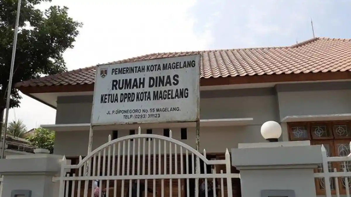 Rumah Dinas Ketua DPRD Kota Magelang Dilempar Bom Molotov, Ditemukan Paku di TKP
