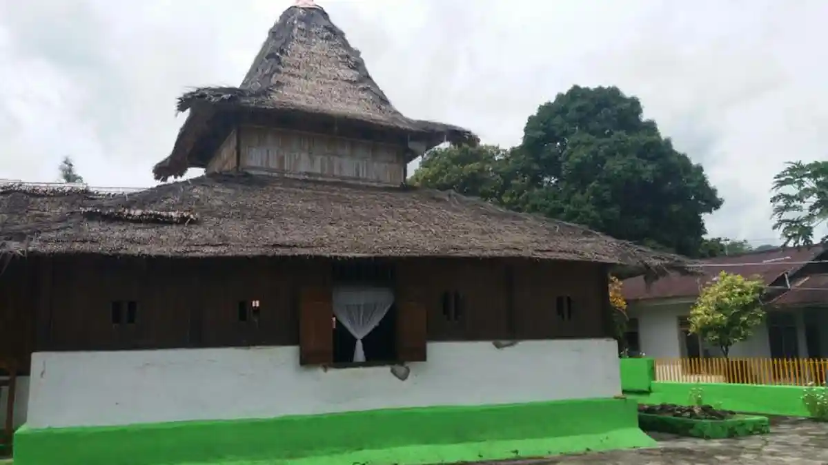 Berdiri Kokoh, Berikut 5 Masjid Tertua di Indonesia