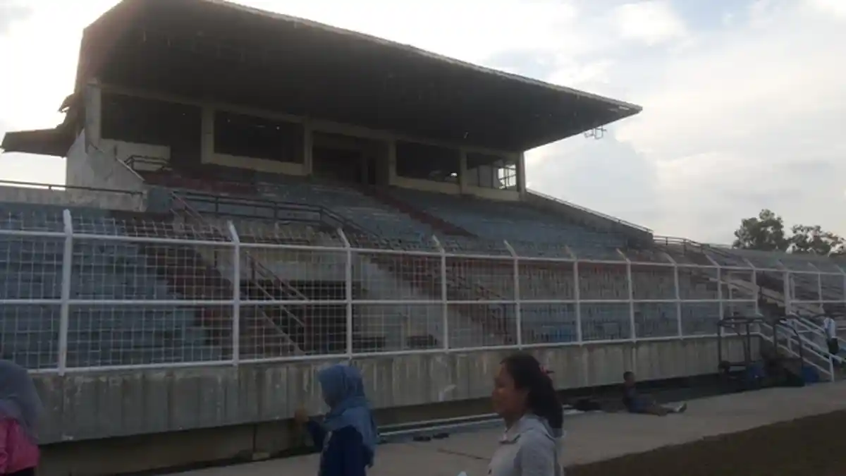 Stadion PKOR Way Halim Kini, Cat Mengelupas dan  WC Tidak Berfungsi
