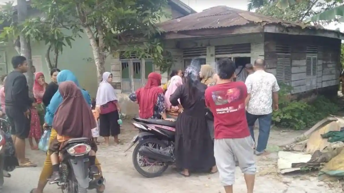 Digerebek tanpa Busana Sama Sekali di Sarang Narkoba, Pasangan Kekasih Lari Tunggang Langgang