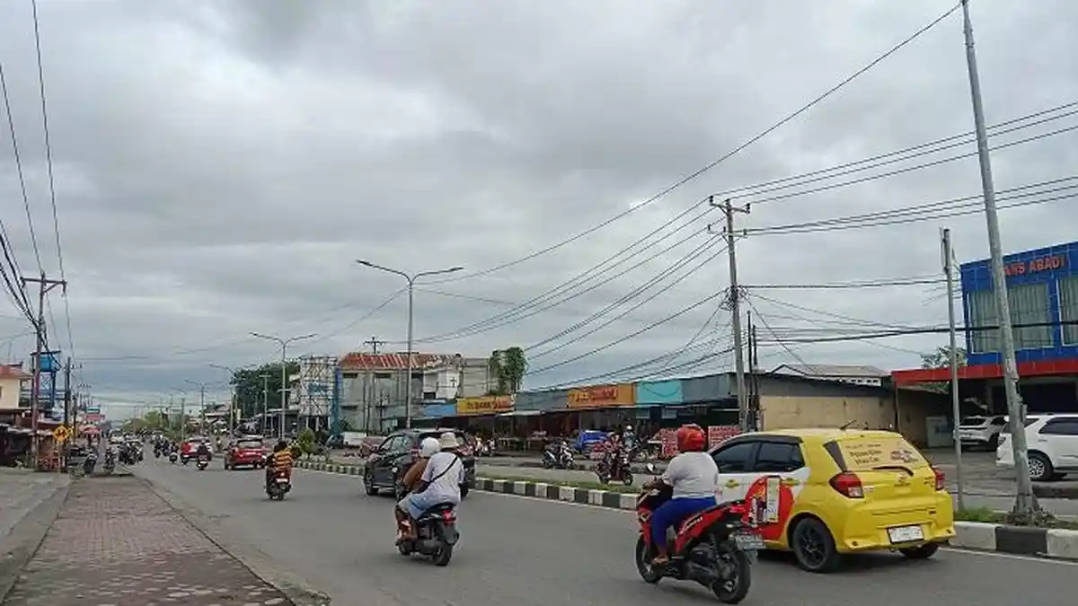 BMKG Ingatkan Potensi Cuaca Ekstrem di Mimika, 13 Distrik Hujan Ringan