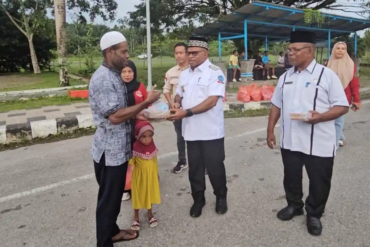 Wakil Bupati Sorong Selatan Apresiasi Aksi Kepedulian Komunitas Mr Daeng Driver di Teminabuan