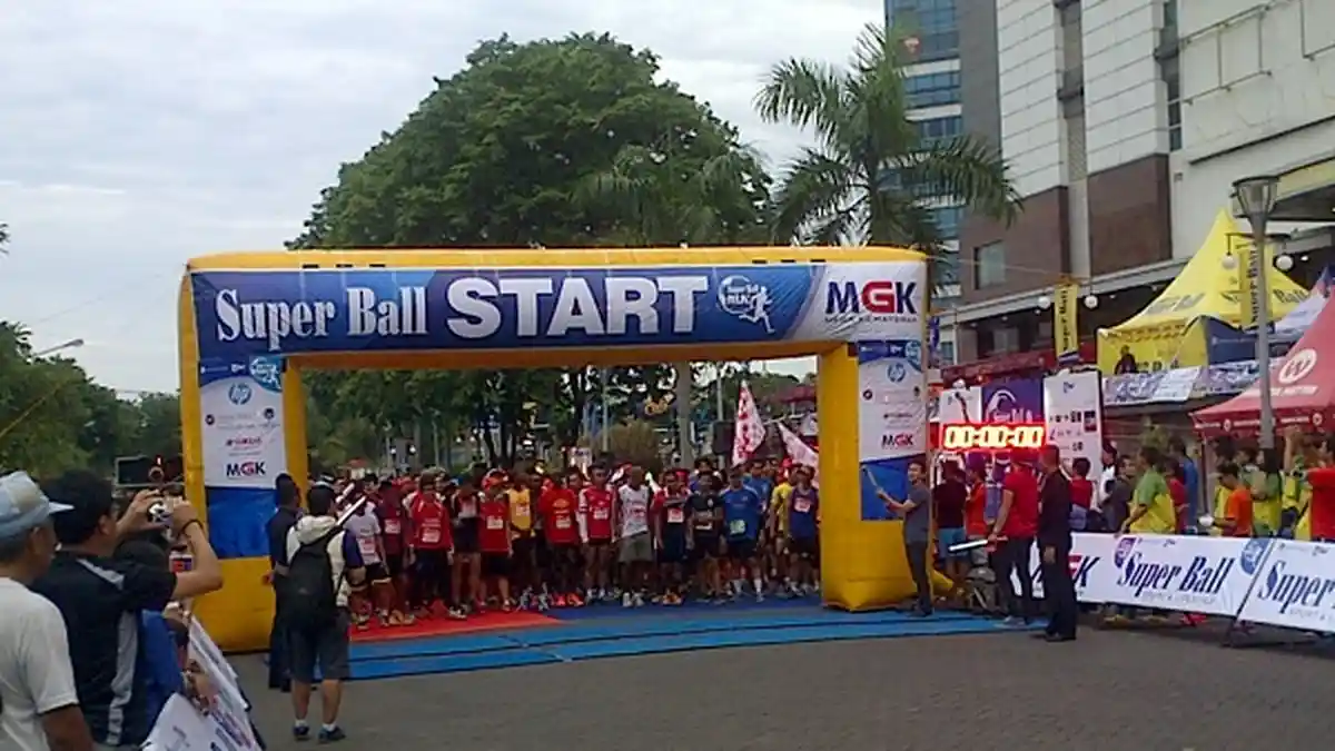 Peserta Super Ball Run 2014 Lebih Pilih Kategori 5 km daripada 10 km