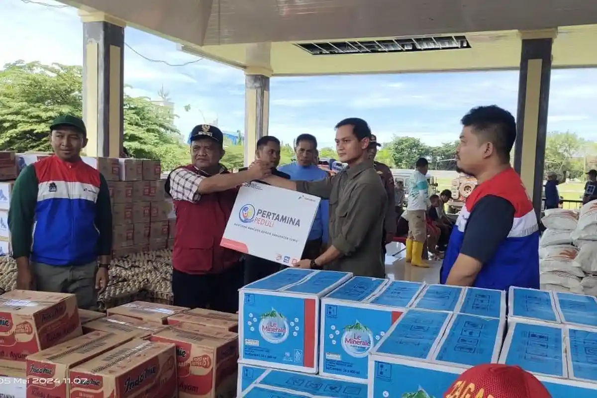 Pertamina Sulawesi Sigap Salurkan Bantuan Bencana Banjir di Luwu