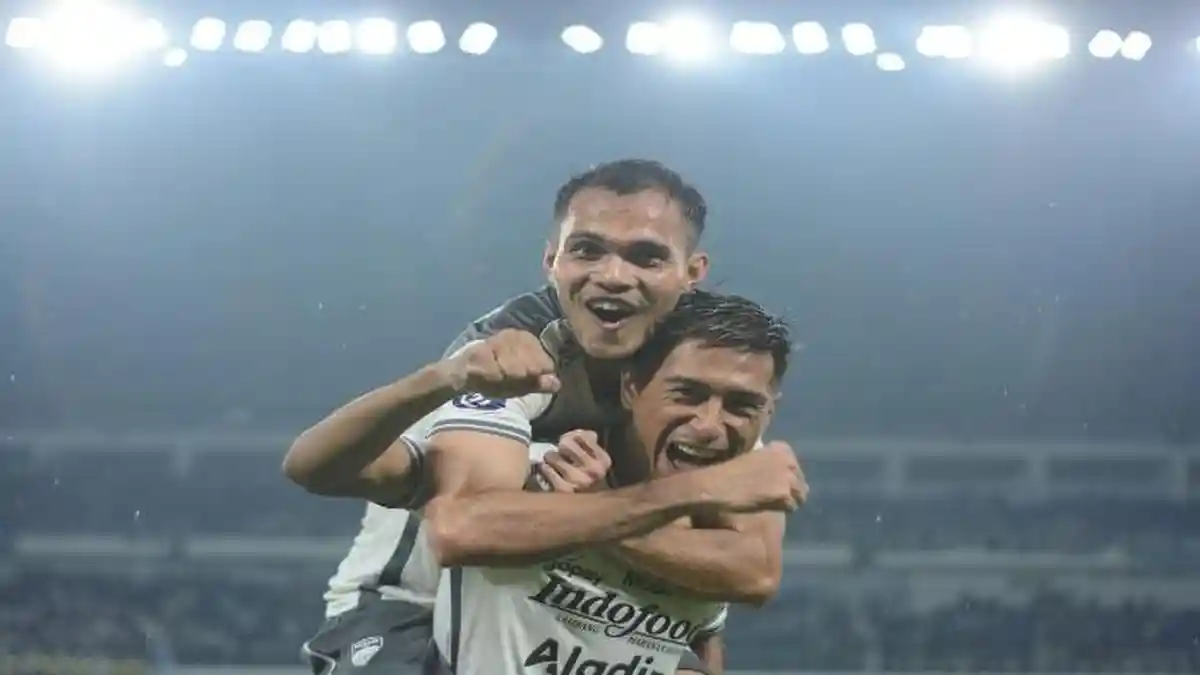 Duel Pemain Filipina Warnai Laga Persib vs Persita, Daisuke Sato Lebih Diunggulkan