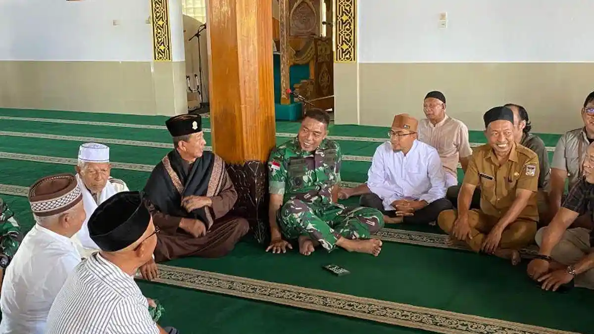 Danrem 132/Santiago Kunjungi Kampung Jaton Minahasa di Tengah Wacana ...