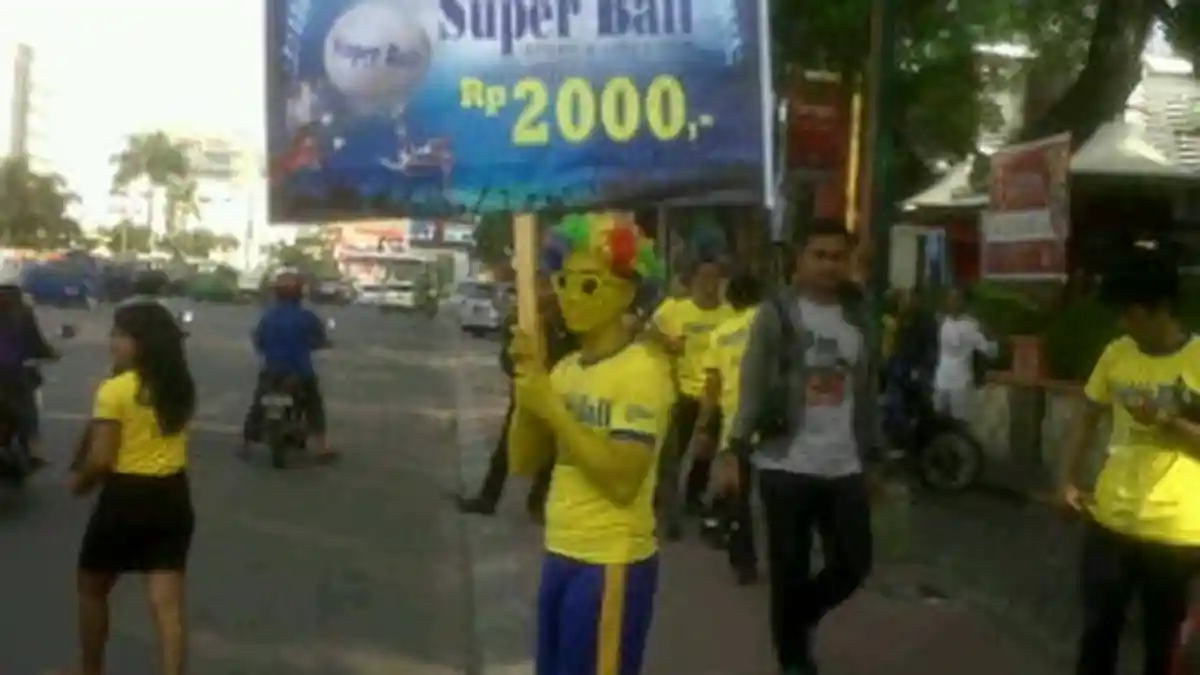 Koran Super Ball di Medan Ludes Terjual