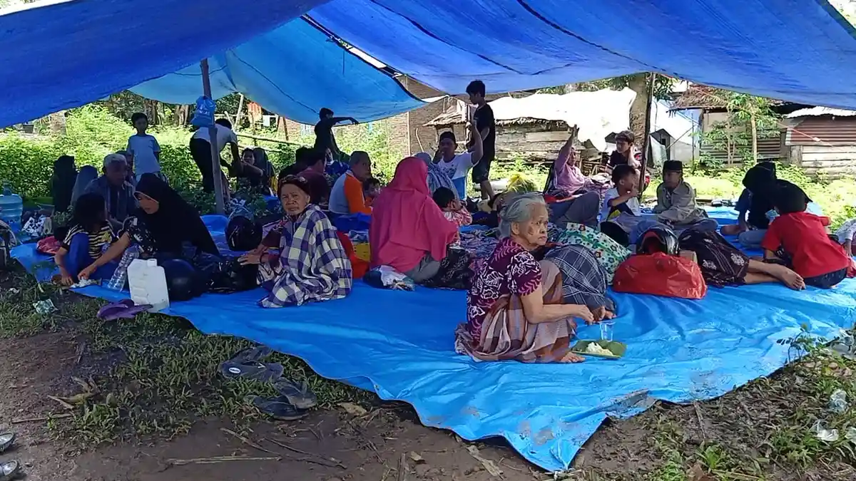 Warga Malunda yang Mengungsi Kekurangan Makanan dan Air Bersih