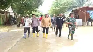 pejabat-Aceh-Selatan-tinjau-banjir.jpg