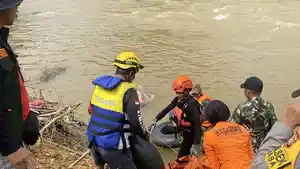 Tim-SAR-gabungan-evakuasi-mayat-Nompo-18-ditemukan-tak-bernyawa-di-Sungai-Messawa.jpg