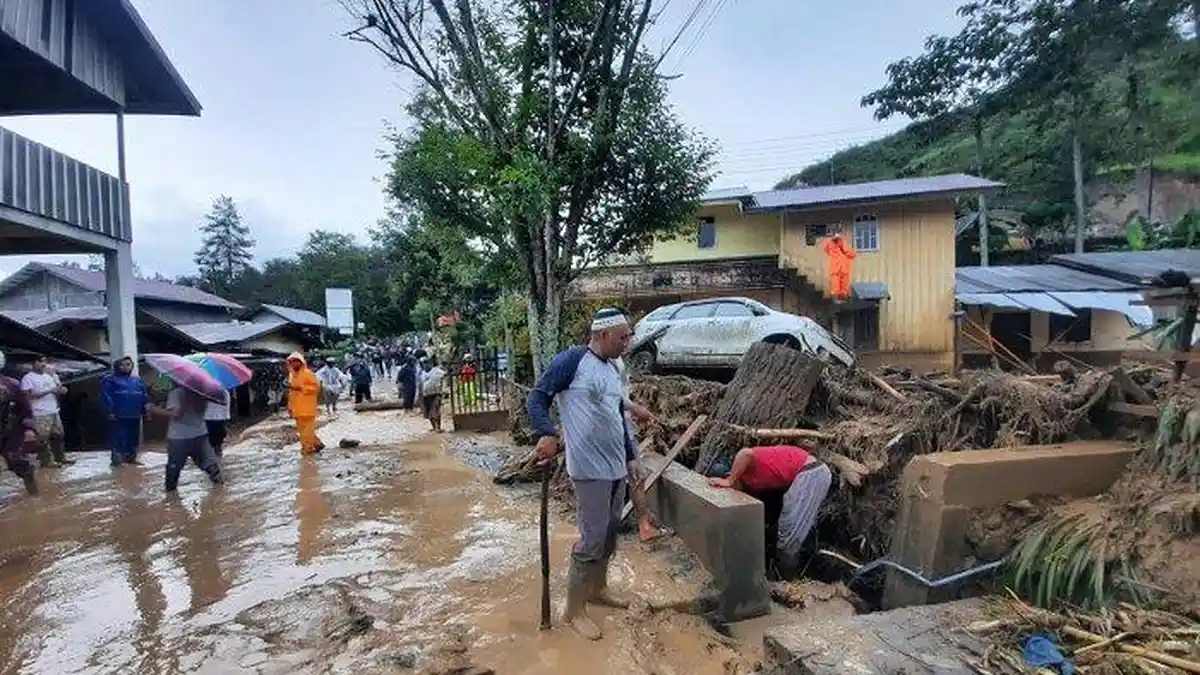 Akibat Banjir Bandang, Jaringan Internet dan Telpon Sempat Putus Total di Wilayah Tengah