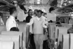 Mahfud MD Melepas Keberangkatan Pemudik dari Stasiun Pasar Senen