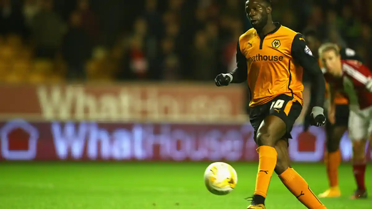 Bakary Sako Pamer Sepatu Mewahnya di Instagram