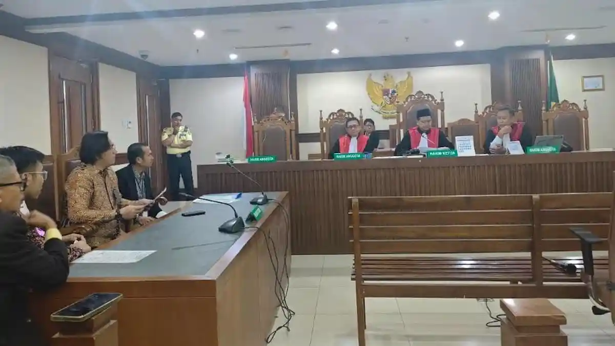 Eks Wamendes Gandeng Farhat Abbas Gugat Roy Suryo Cs Terkait Ijazah Jokowi