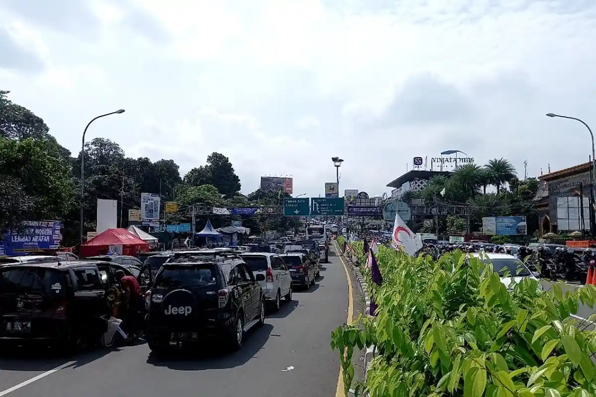 Polisi Tangap Joki Jalur Alternatif Puncak Bogor yang Viral Getok Harga Rp 850 Ribu ke Wisatawan