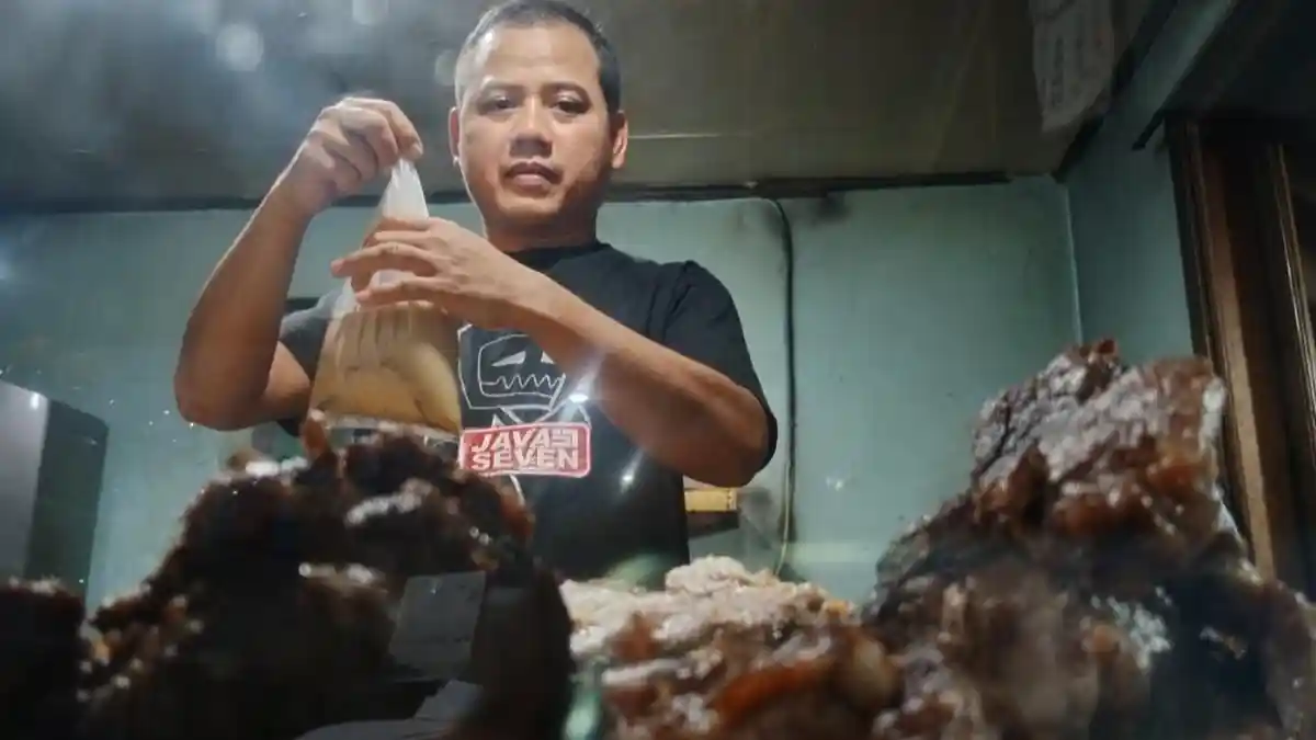 Lagi Melintas di Jatinangor, Cobain Deh Lezatnya Soto Bang Udin