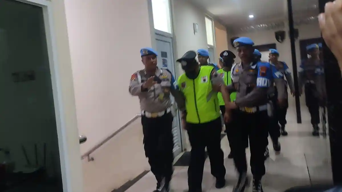 Dua Polisi Semarang Pemeras Sejoli Berpacaran Tidak Dipecat, Hanya Kena Sanksi Demosi