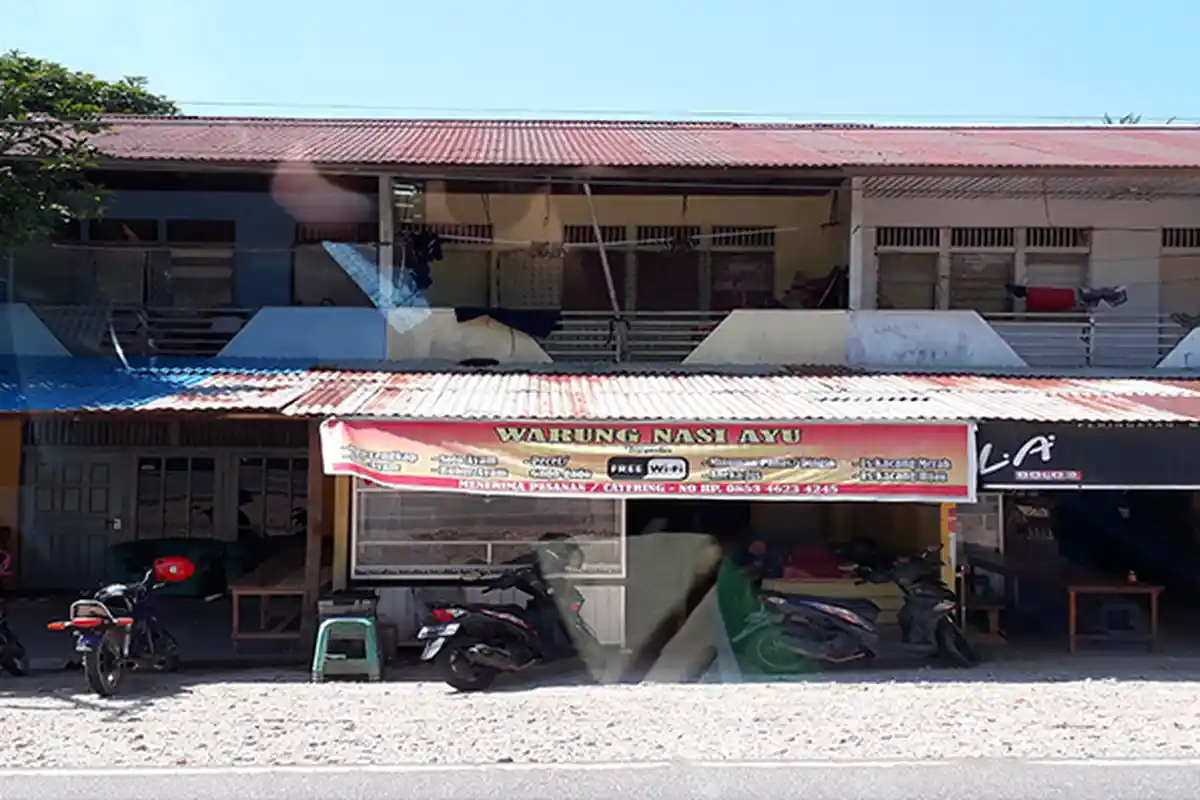 TRIBUNWIKI: Warung Nasi Ayu, Rekomendasi Tempat Makan Siang di Sekitar Kantor DPRD Sanggau