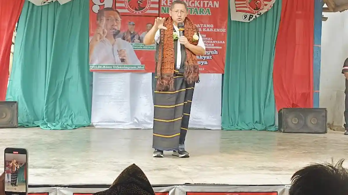 Disambut Secara Adat, Ketua Umum PKN Merasa Diterima Secara Tulus di Kampung Adat Onekore-Ende