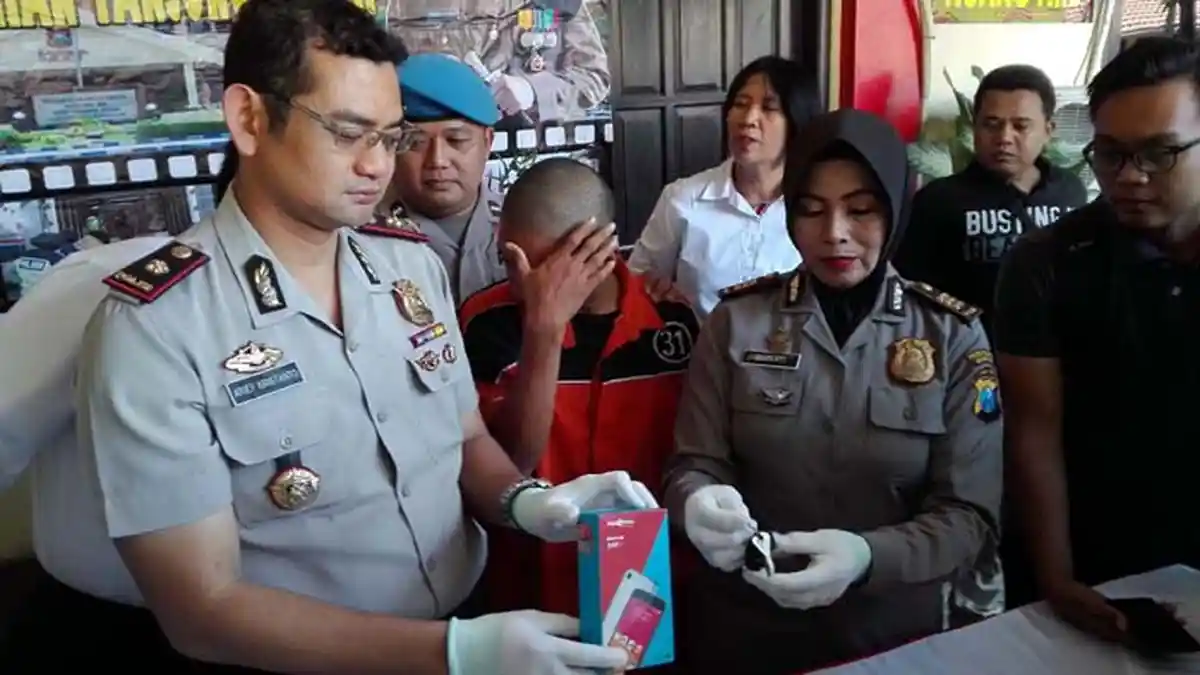Remaja 18 Tahun Incar Ponsel dan Tas Korban, Hasilnya untuk Senang-senang