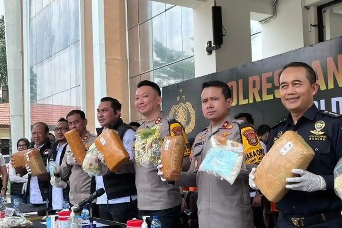 Bongkar Jaringan Narkoba Jawa-Sumatera, Polres Tangsel Sita 642 Kg Ganja 