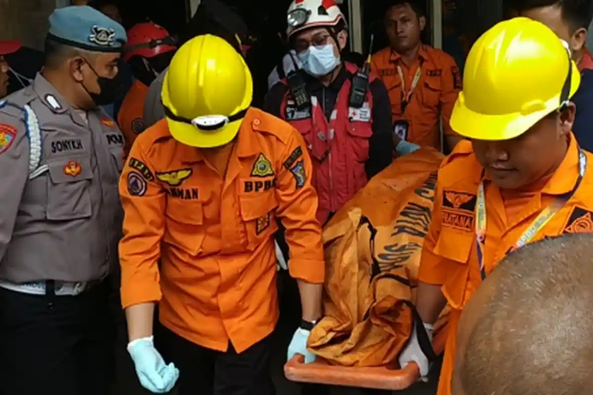 Kebakaran di Menanggal Surabaya, Dua Lansia Meninggal Dunia Terjebak Api