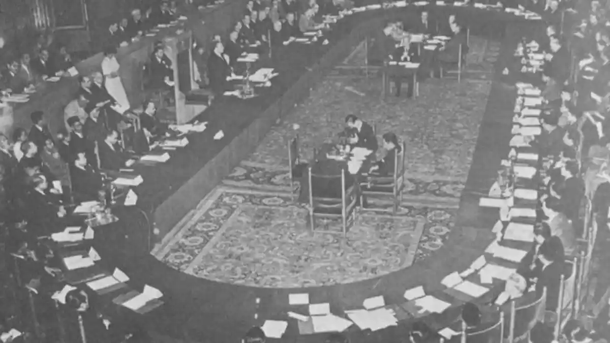 Konferensi Meja Bundar : Latar Belakang, Tokoh dan Isi Perjanjian