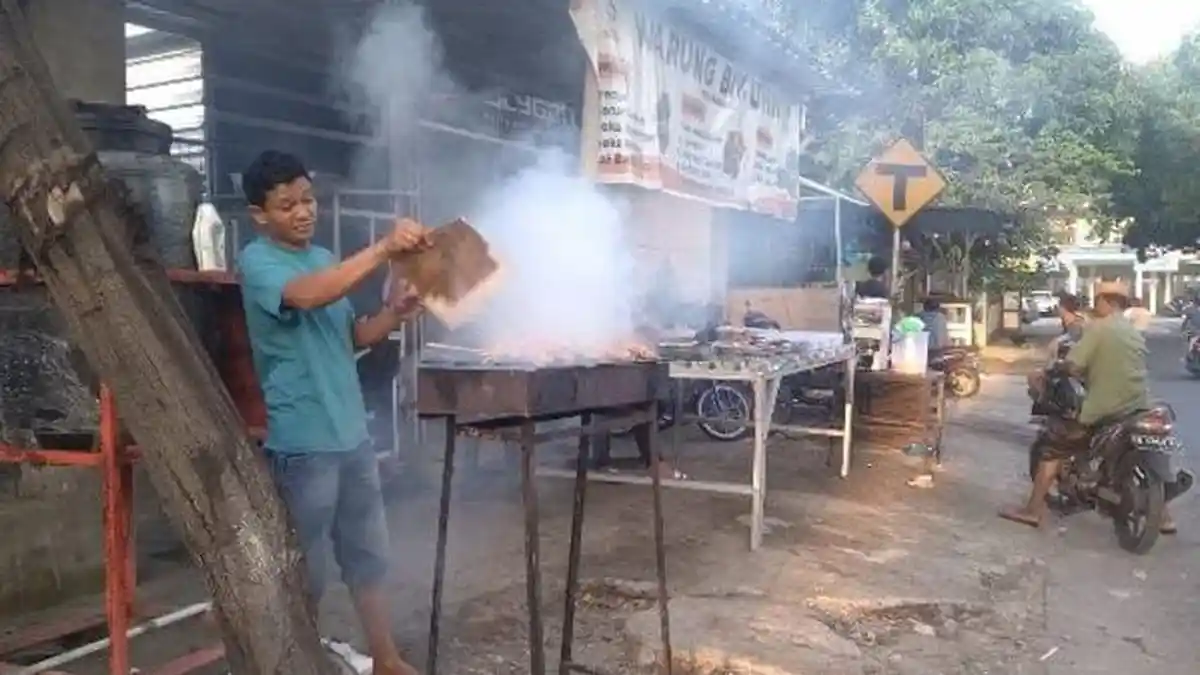 Ayam Bakar Rusli Bisa Laku 35 sampai 40 Ekor per Hari Selama Bulan Ramadhan