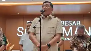 Menteri-Pertahanan-Sjafrie-Sjamsoeddin-tap-mantap.jpg