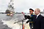 Vladimir Putin Menghadiri Hari Angkatan Laut Rusia