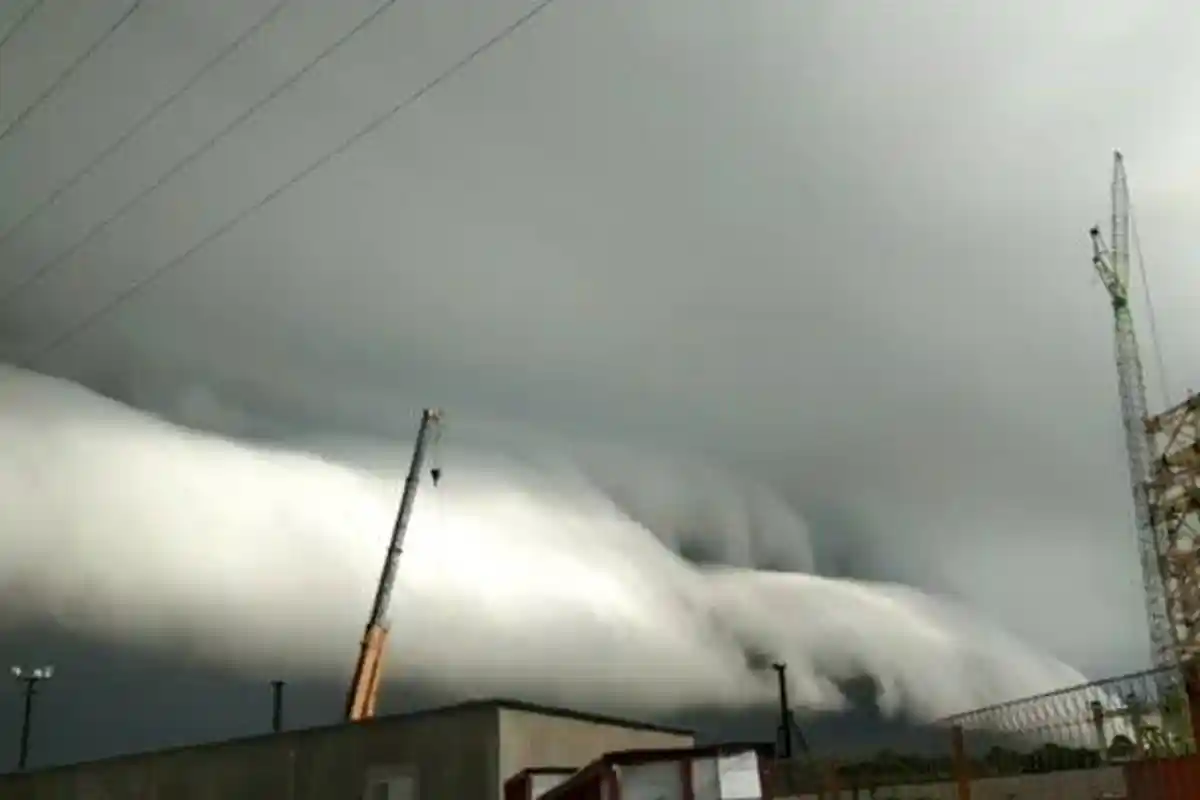 Penjelasan BMKG tentang Fenomena Awan Arcus yang Mirip Gelombang Tsunami dan Muncul di Nagan Raya