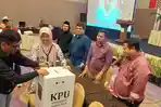 Momen-penetapan-ini-diumumkan-dalam-rapat-pleno-999.jpg