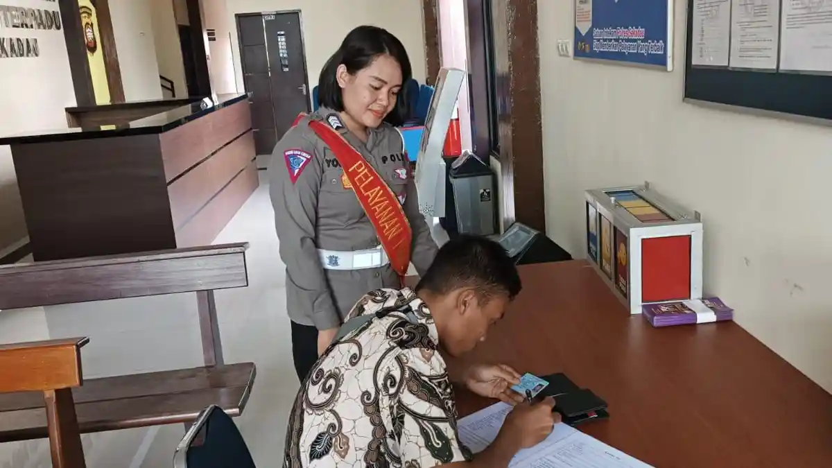Piket Pemandu Polres Sekadau Permudah Pengurusan Layanan Kepolisian