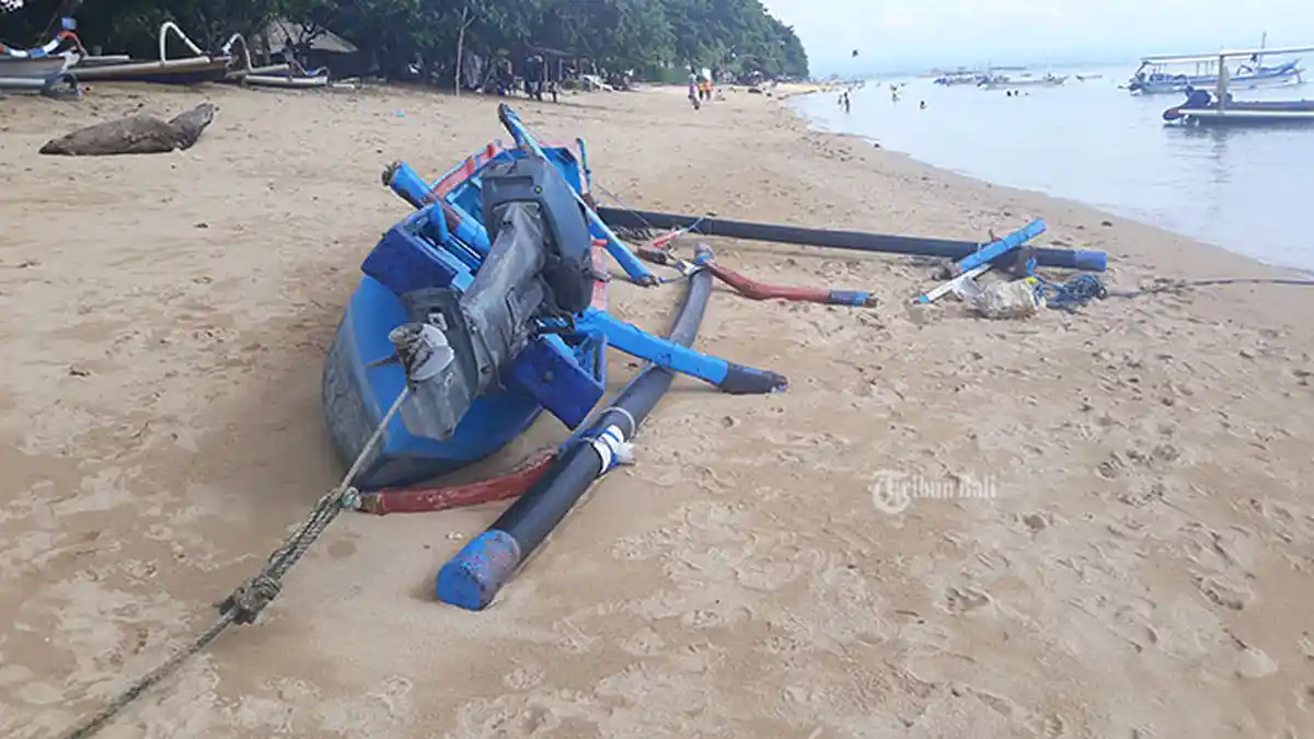 BMKG : Waspada Gelombang Tinggi Capai 4 Meter Termasuk di Selat Bali - Lombok - Alas Bagian Selatan