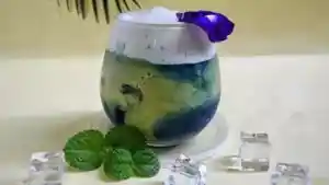 Es Alpukat Bunga Telang, Resep Menu Buka Puasa yang Segar dan Nikmat