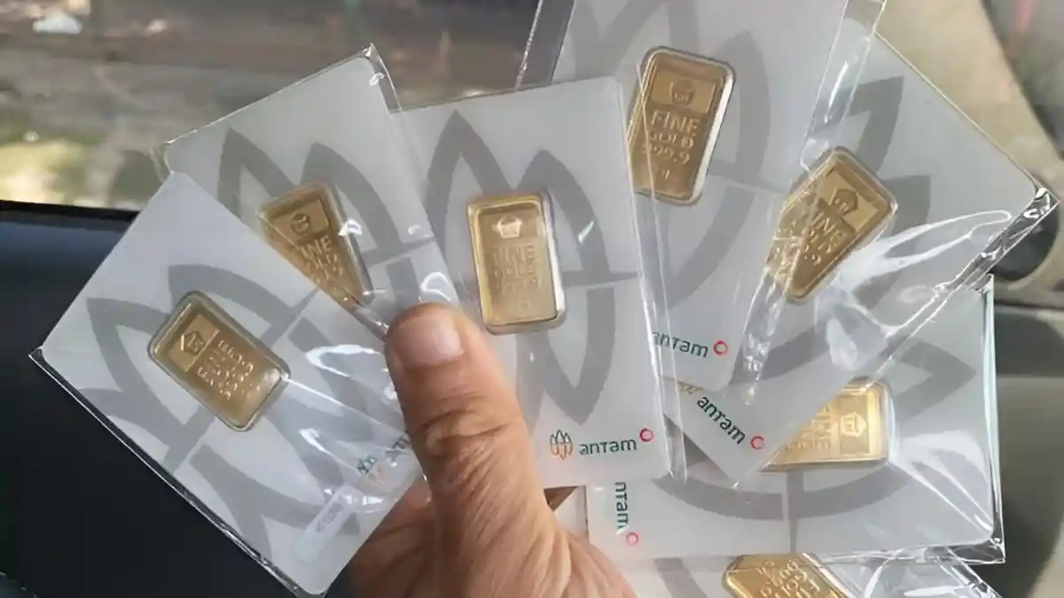 Harga Emas Antam 3 Desember 2025 Lesu, Turun Rp 13.000 Per Gram