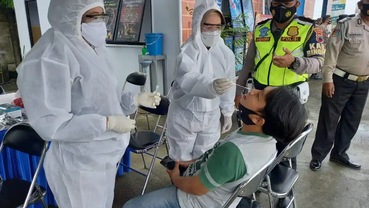 Dukung PPKM Berbasis Mikro, Polres Karanganyar Dirikan Dua Pos Lalu Lintas Tangguh Candi