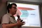 ade-firmansyah-jadi-narsum-diskusi-kematian-petugas-pemilu-2019_20190513_165627.jpg